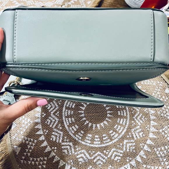 Marc Jacobs Insignia Full Flap Logo Shoulder Bag - Picture 13 of 13